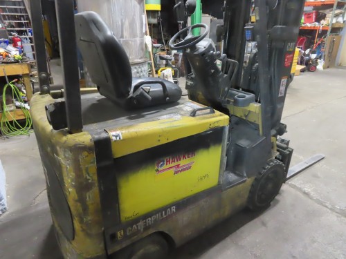 000 lb Caterpillar Electric forklift 